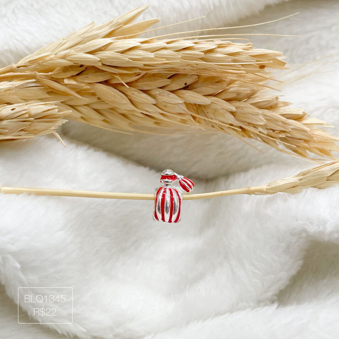 Berloque Perfume Borrifador Vermelho Passador Esmaltado Prateado